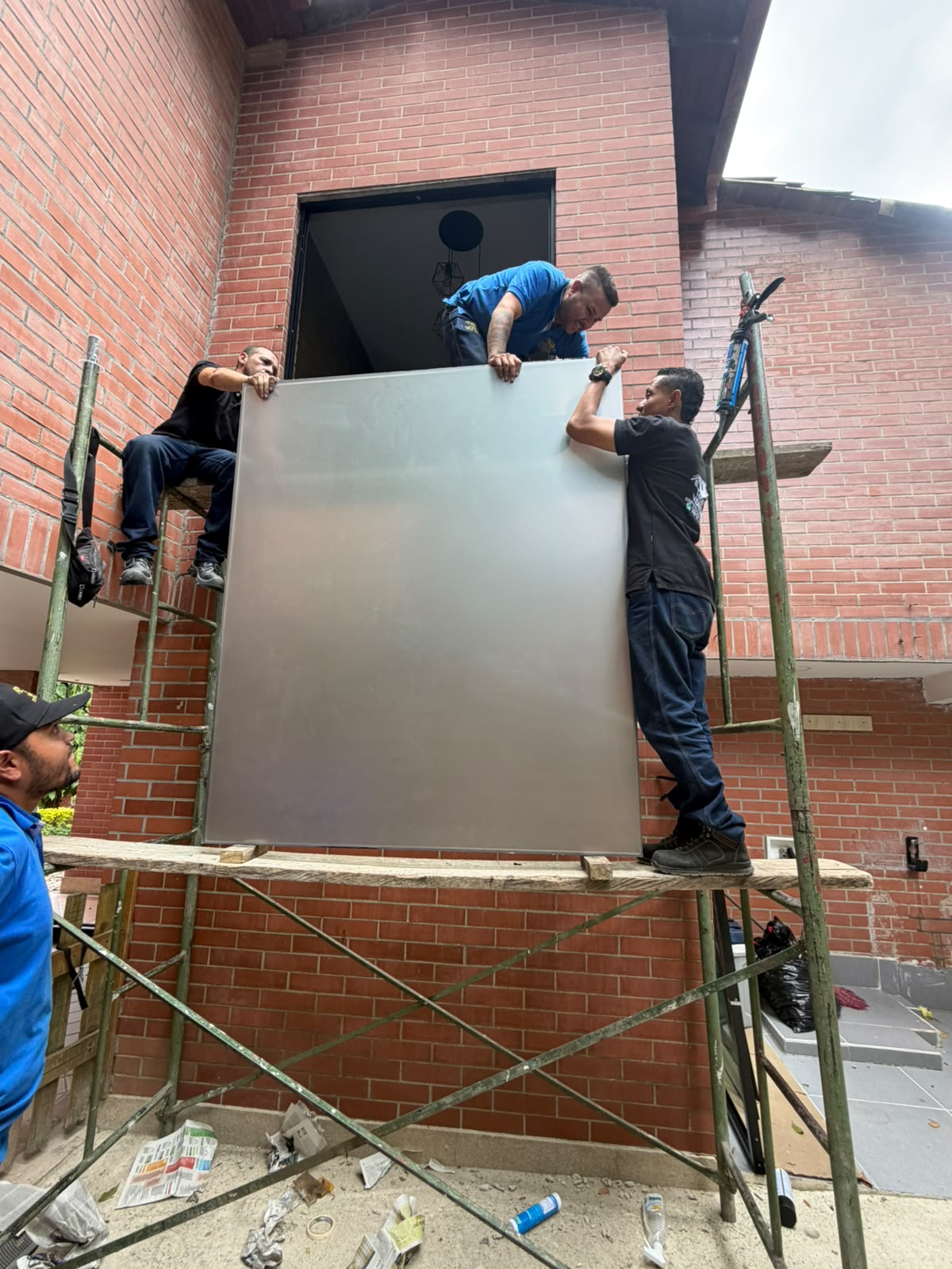 Instalación de ventanería anti ruido