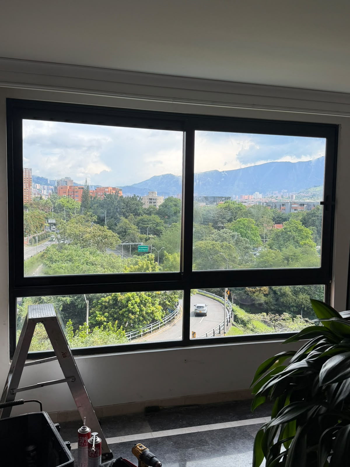 Instalación de ventanería anti ruido