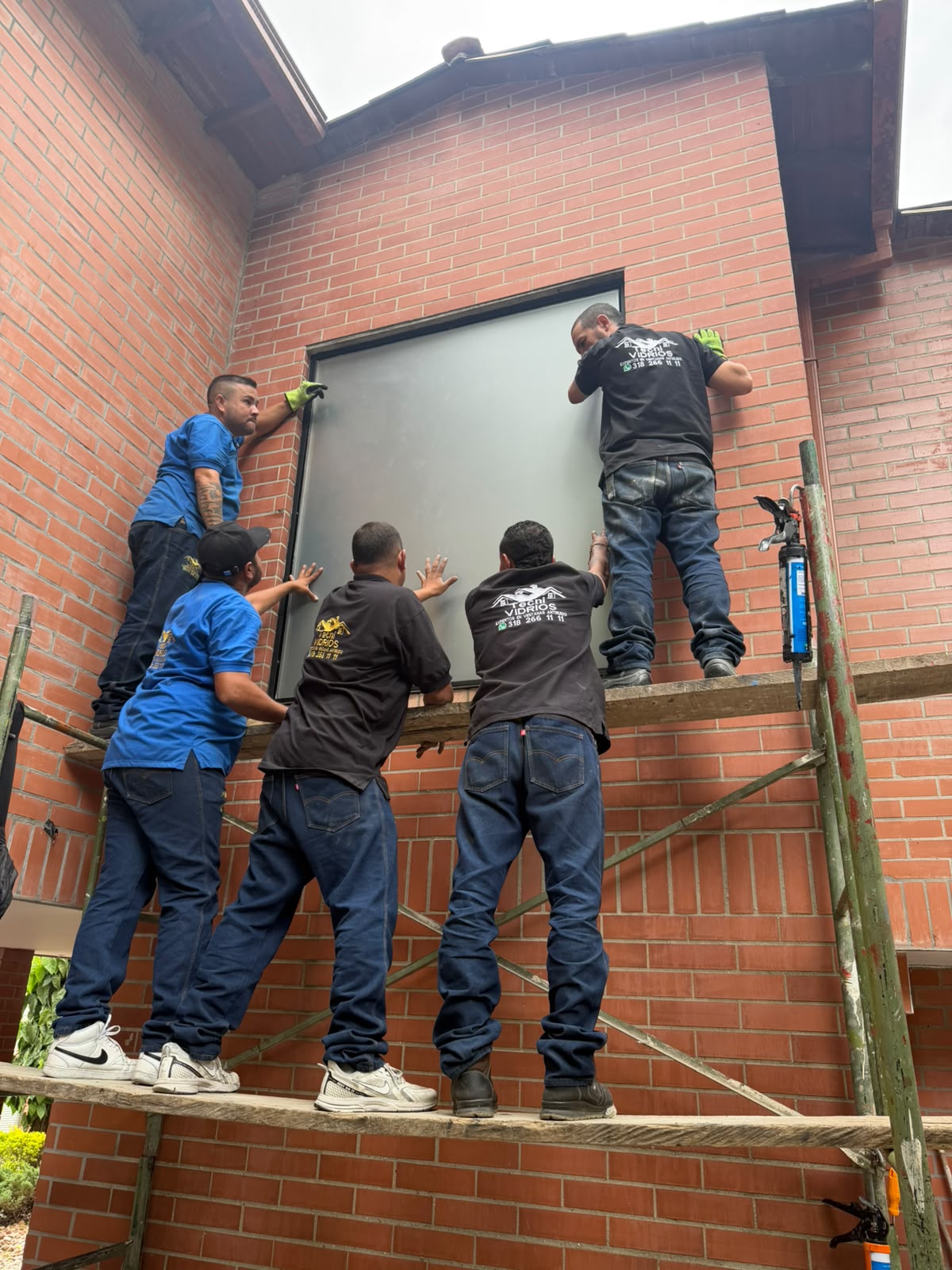 Instalación de ventanería anti ruido